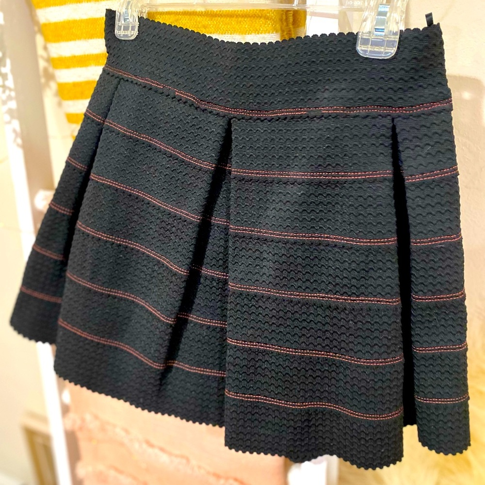 Forever 21 Black Pleated Skirt